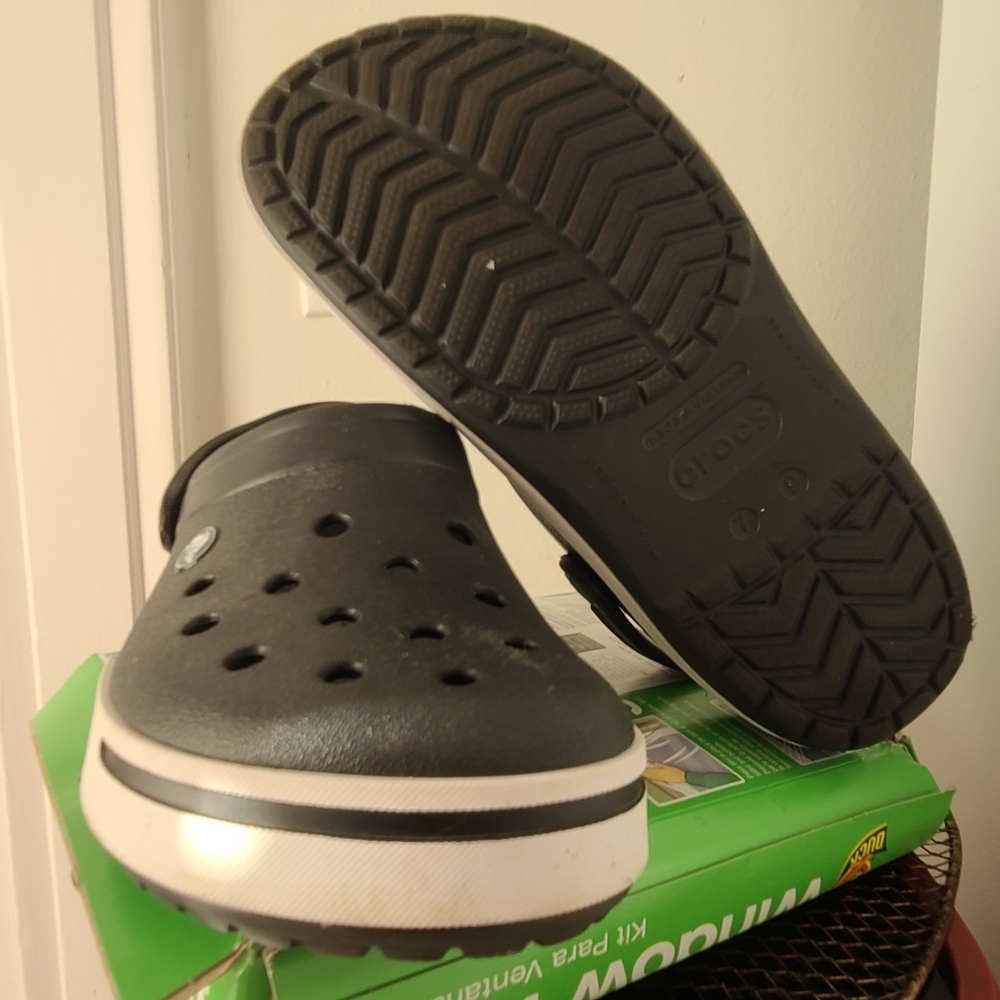 Crocs - Picture 2 of 3